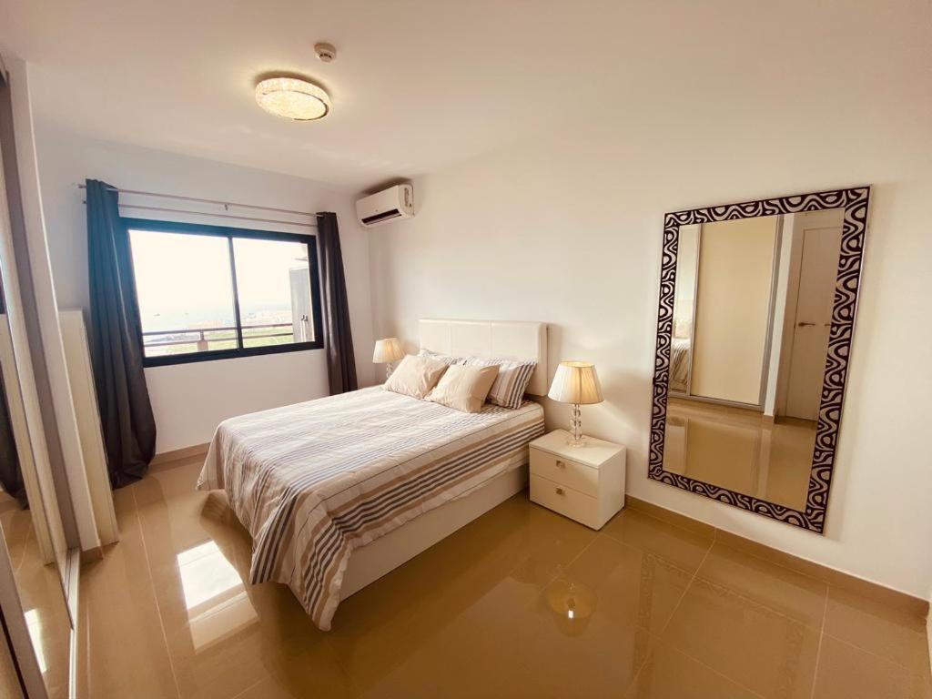 Gold Sunset Apartment *